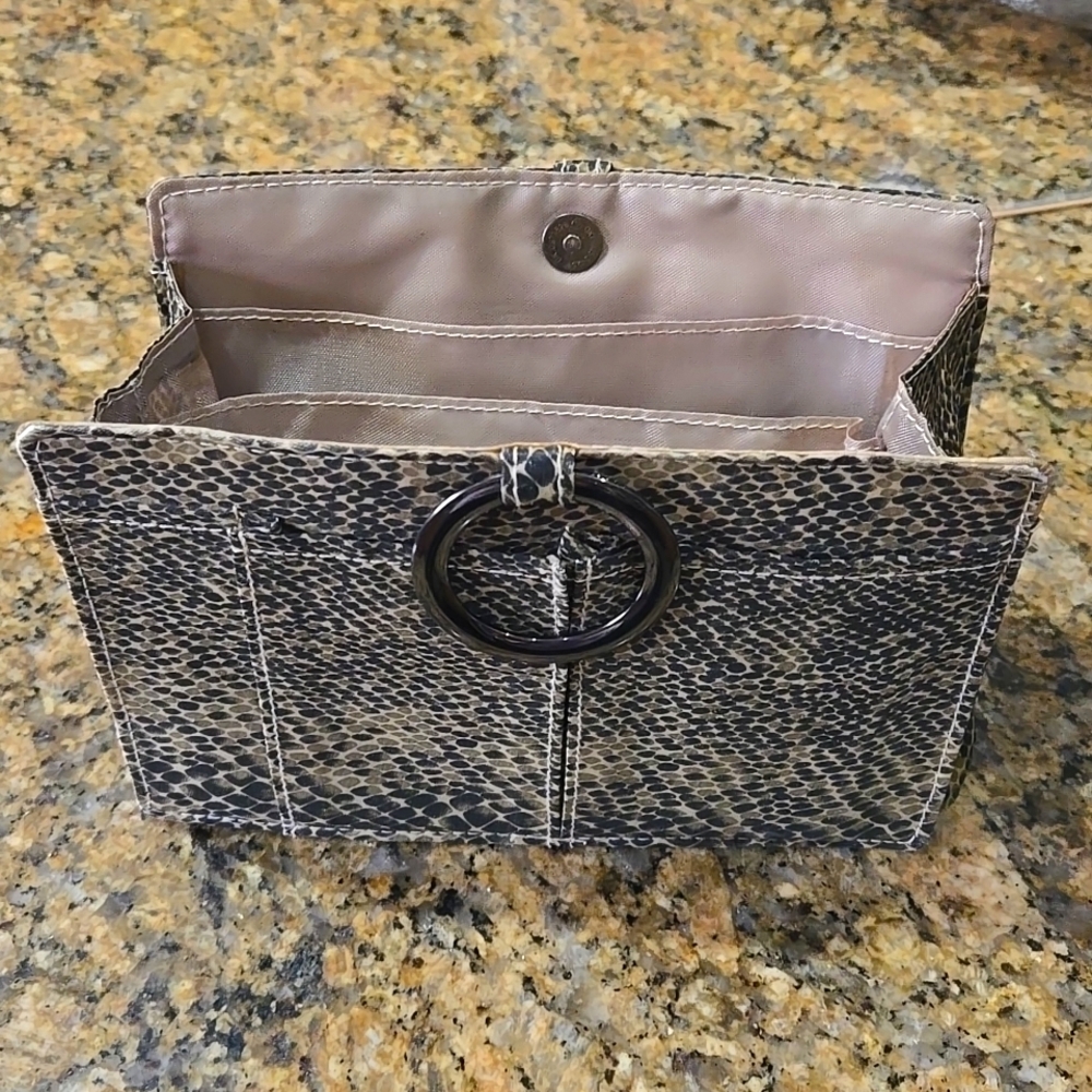 Pouchee purse organizer